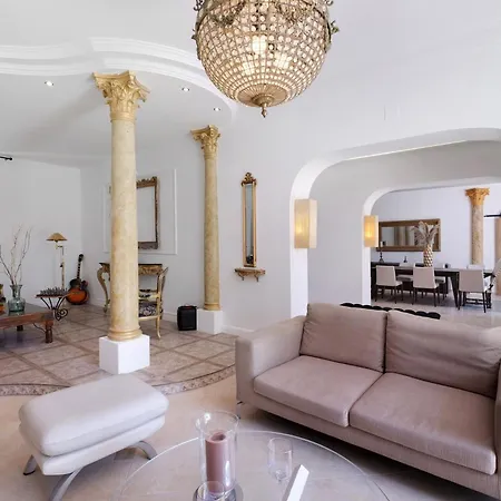 Le Manoir Provencale Avec Piscine Saint-Raphael (Var)