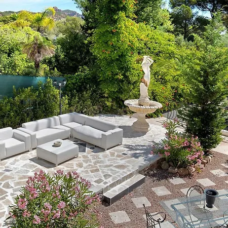 Le Manoir Provencale Avec Piscine Saint-Raphael (Var)